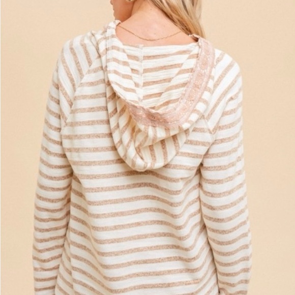 NEW STRIPE SWEATER😍 - Picture 3 of 5